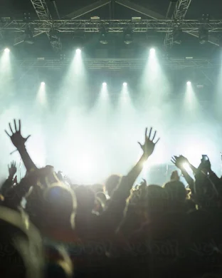 Alex Warren: Little Orphan Alex Live